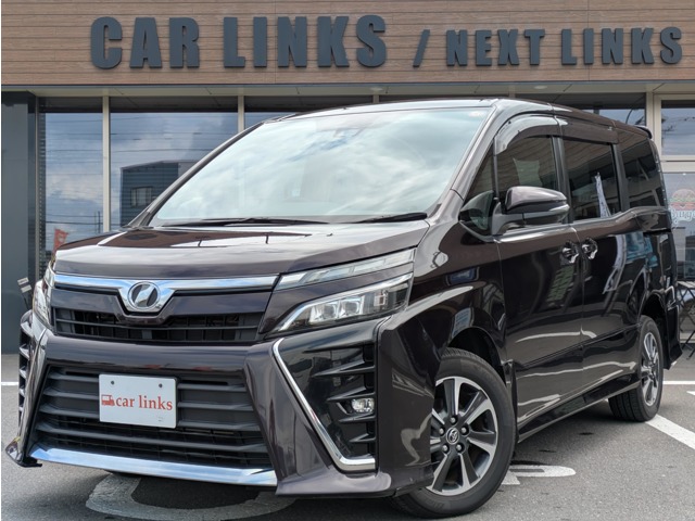 Toyota Voxy 1