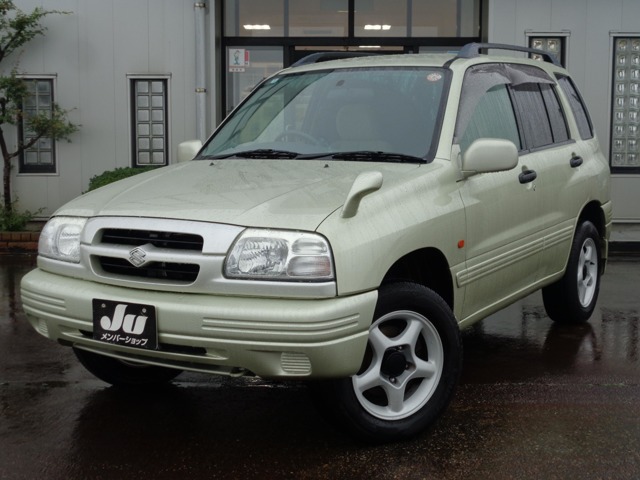 Suzuki Escudo 1