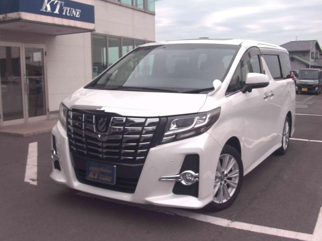 Toyota Alphard 1