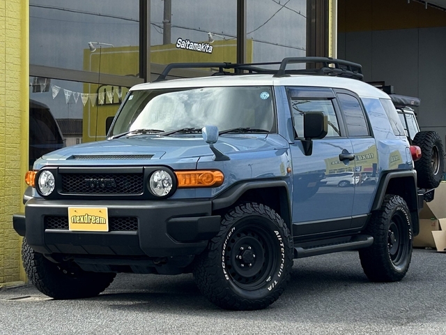 Toyota FJ Cruiser 2