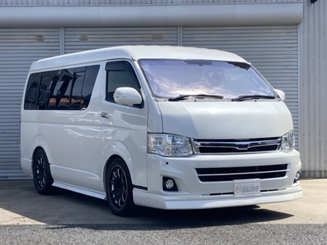 Toyota Hiace 1