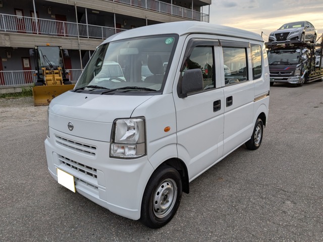 Nissan NV100 Clipper 1