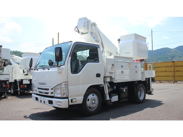 2013 Isuzu Elf