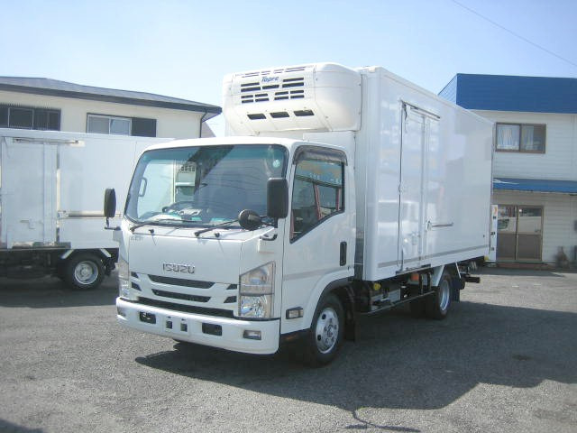 2021 Isuzu Elf