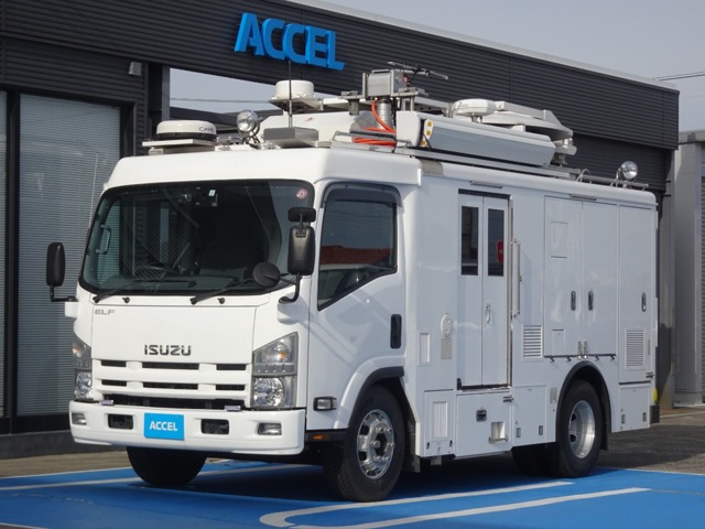 Isuzu Elf 1
