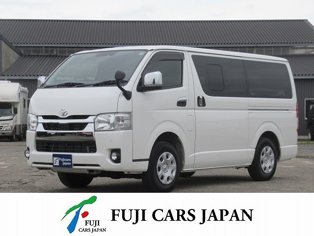 Toyota Hiace Van 1