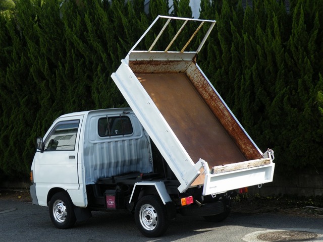 Daihatsu Hijet Pickup 1