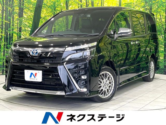 Toyota Voxy 1