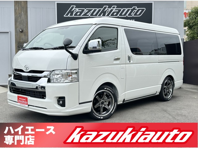 Toyota Hiace 1