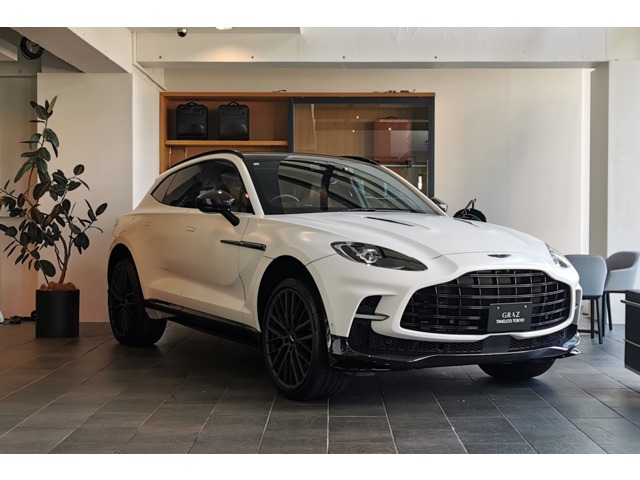 Aston Martin DBX 1