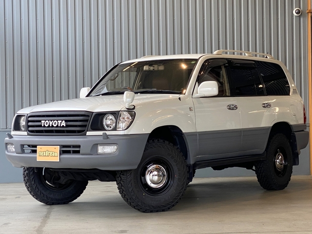 Toyota Land Cruiser 100 2