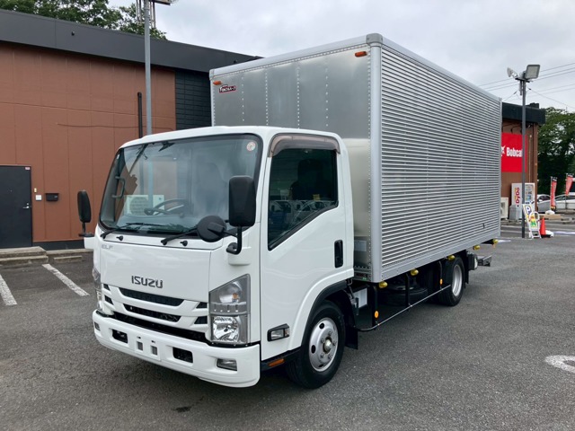 Isuzu Elf 1
