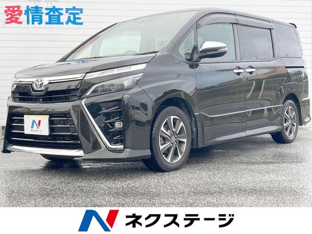 Toyota Voxy 1