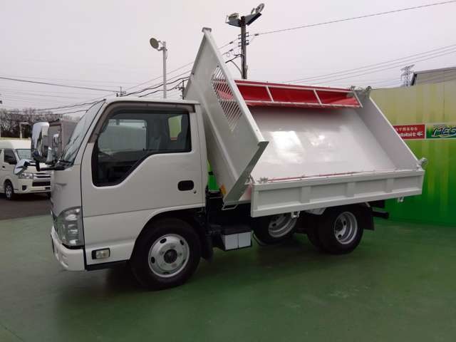2016 Isuzu Elf