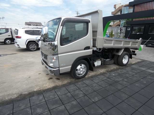 Mitsubishi Fuso Canter 2