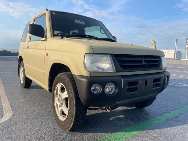 2000 Mitsubishi Pajero Mini