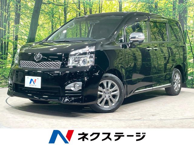 Toyota Voxy 1