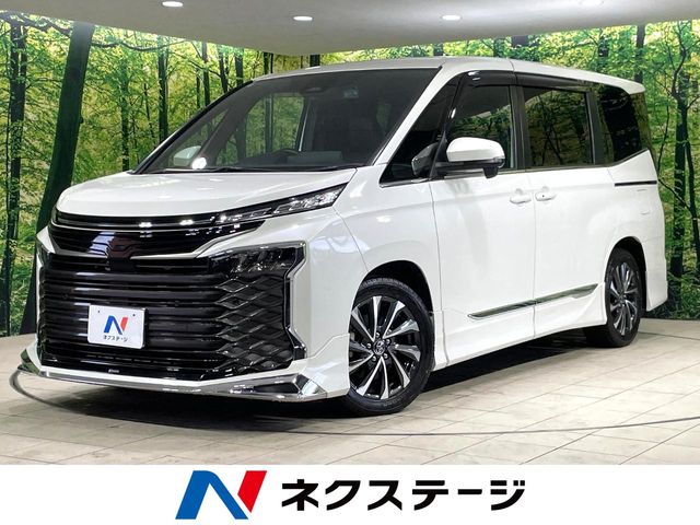 Toyota Voxy 1