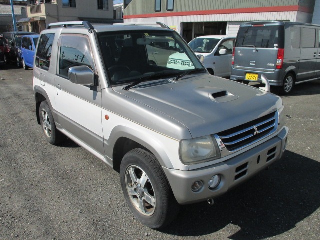 Mitsubishi Pajero Mini 1