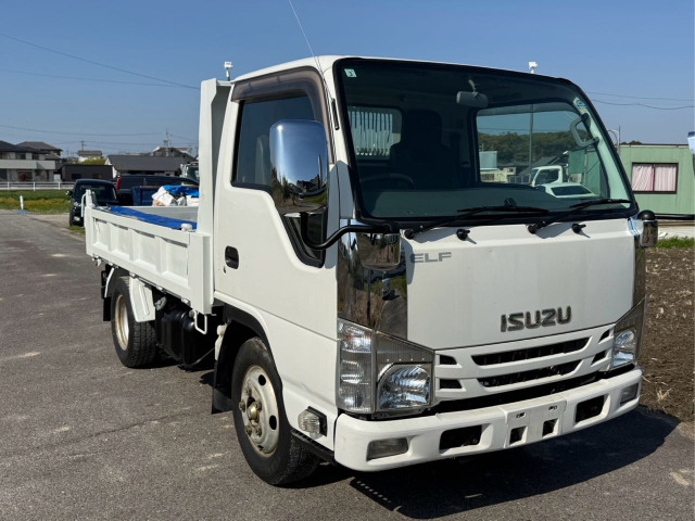 2017 Isuzu Elf