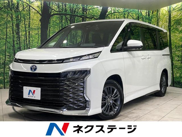 Toyota Voxy 1