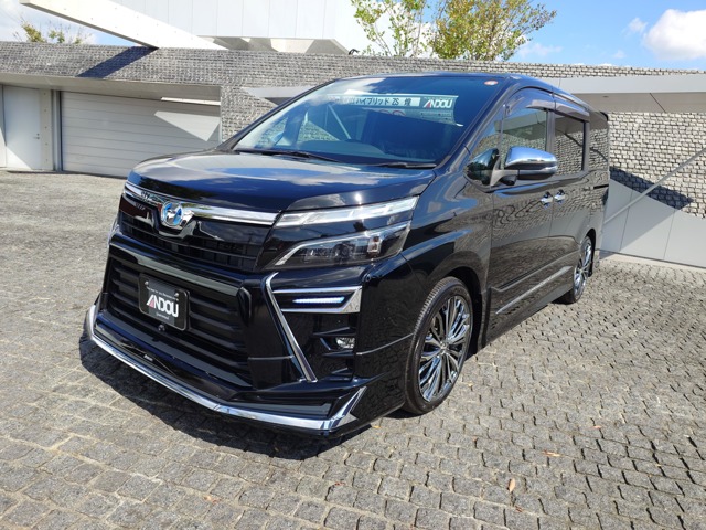 Toyota Voxy 2
