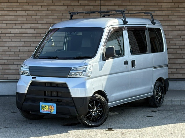 Daihatsu Hijet Cargo 1