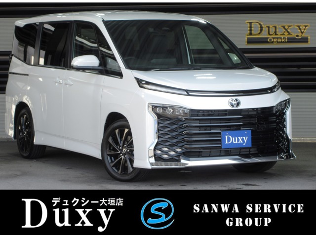 Toyota Voxy 1