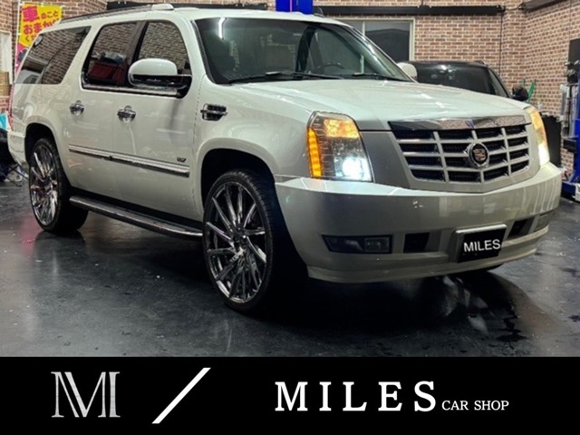 Cadillac Escalade ESV Classmate P 4WD 2007 model long body with sunroof, 4WD, beige genuine leather seats, third seat, power seats, keyless, BLADE chrome 26-inch alloy wheels (295/30R26), Alpine 10-inch navigation (full-segment TV, Bluetooth)