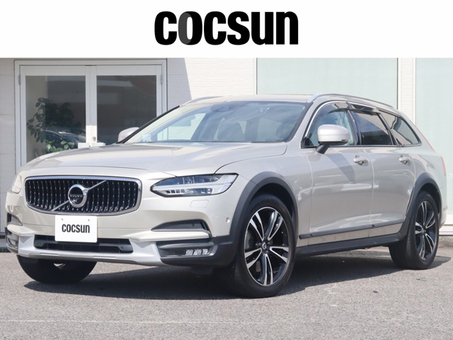 Volvo V90 Cross Country 1