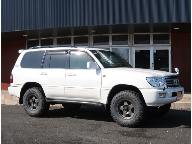 Toyota Land Cruiser 100 2