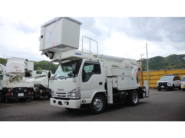 2012 Isuzu Elf