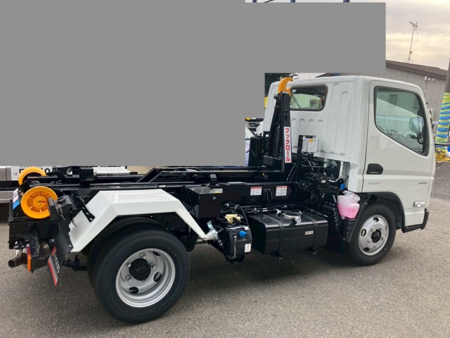 2025 Mitsubishi Fuso Canter
