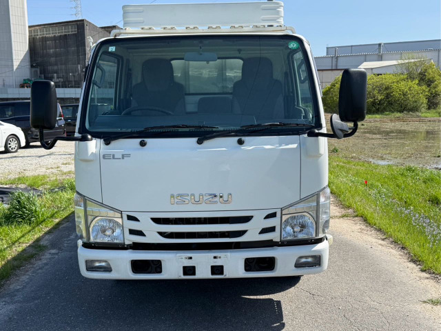 Isuzu Elf 1