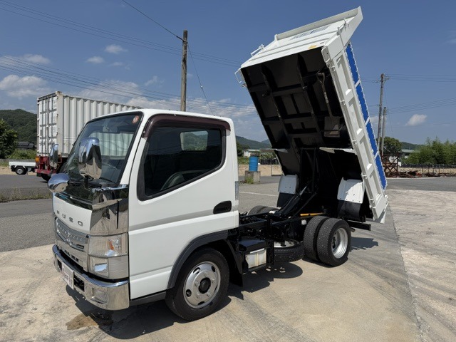 Mitsubishi Fuso Canter 1