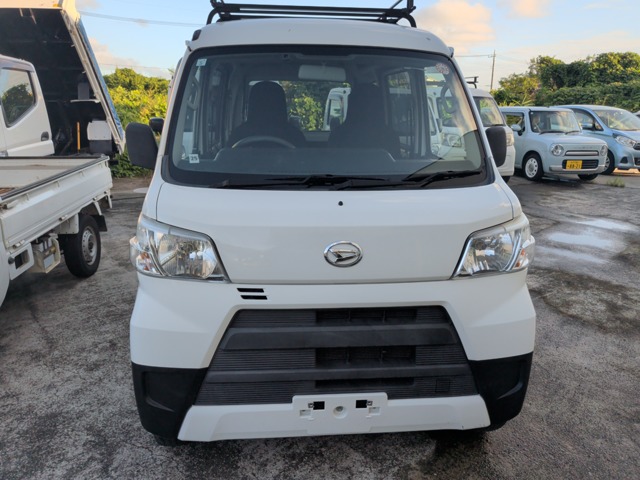 Daihatsu Hijet Cargo 1