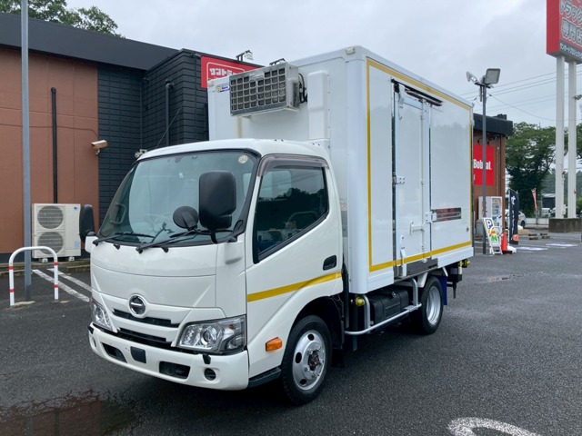 Hino Dutro 1