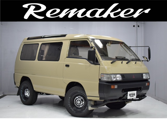 Mitsubishi Delica Star Wagon 2