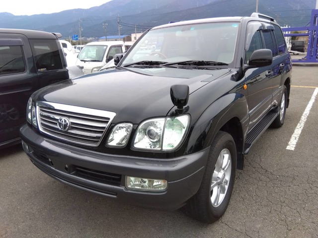 Toyota Land Cruiser Cygnus 1