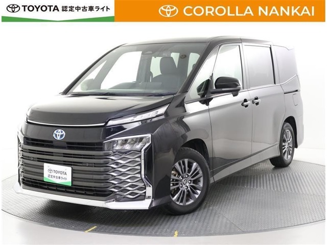 Toyota Voxy 1