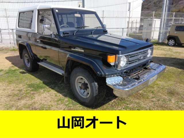 Toyota Land Cruiser 70 2