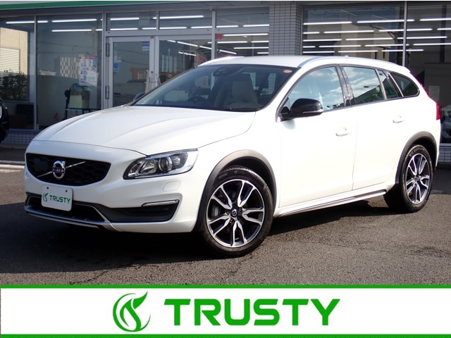 Volvo V60 Cross Country 1