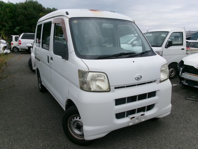 Daihatsu Hijet Cargo 1