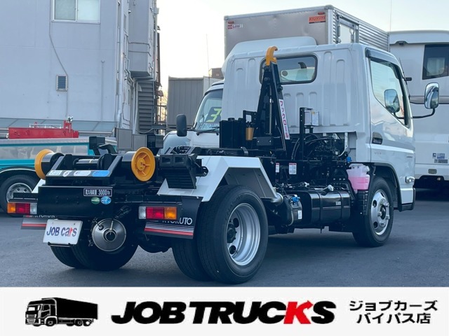 2025 Mitsubishi Fuso Canter