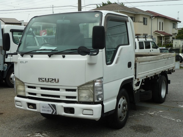 Isuzu Elf 1