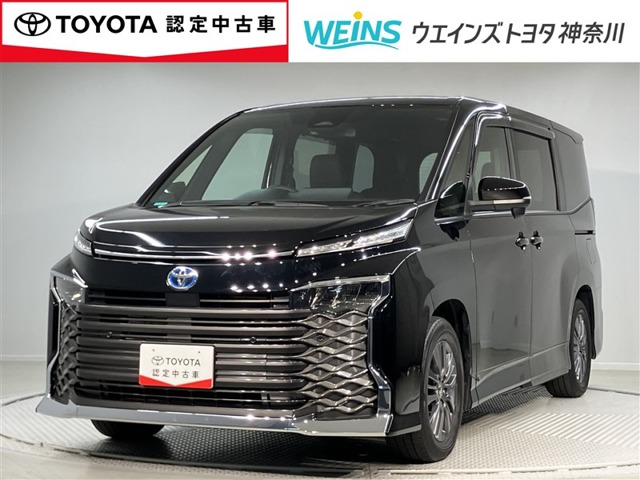 Toyota Voxy 1