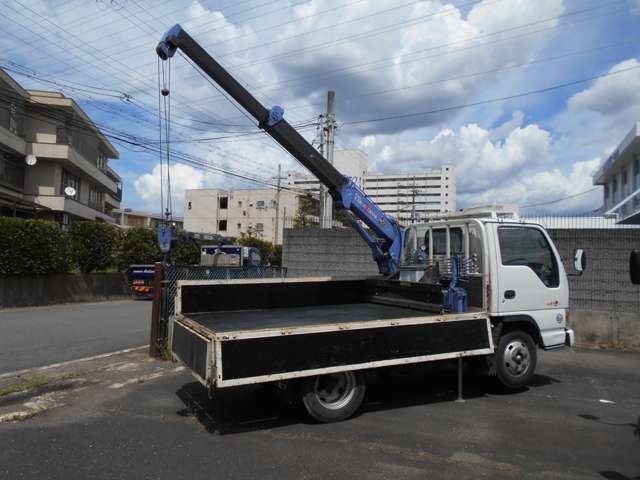 Isuzu Elf 1