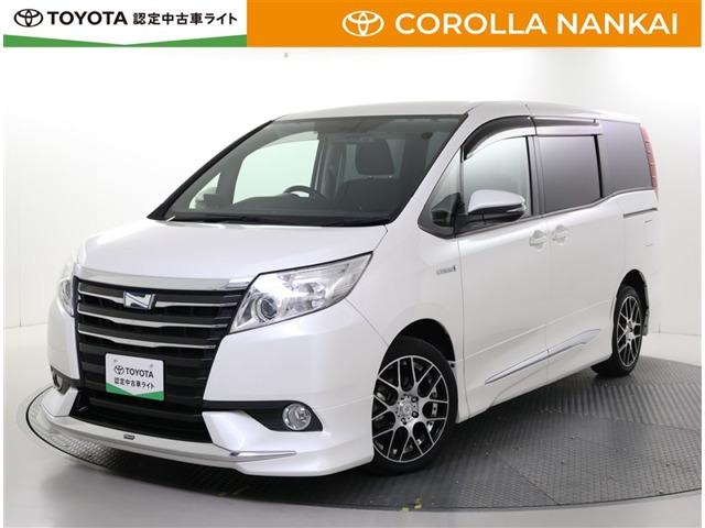 Toyota Noah 1