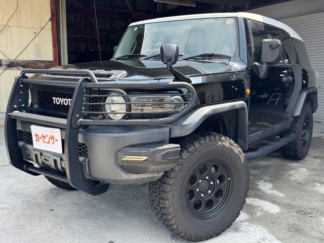 Toyota FJ Cruiser 2