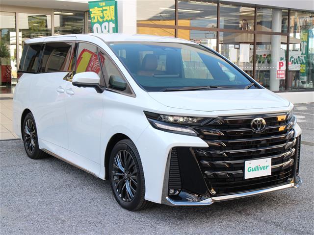 Toyota Vellfire 1